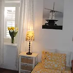 Optimist Apartment *