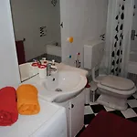 Optimist Apartment *
