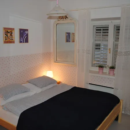 Optimist Apartman *