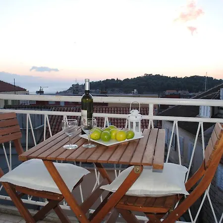 Optimist Apartman *