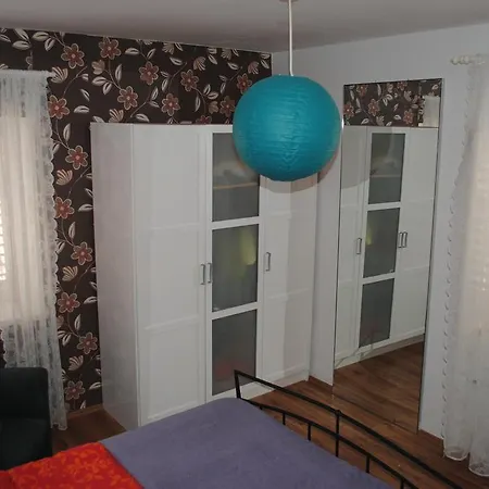 Optimist Apartman *
