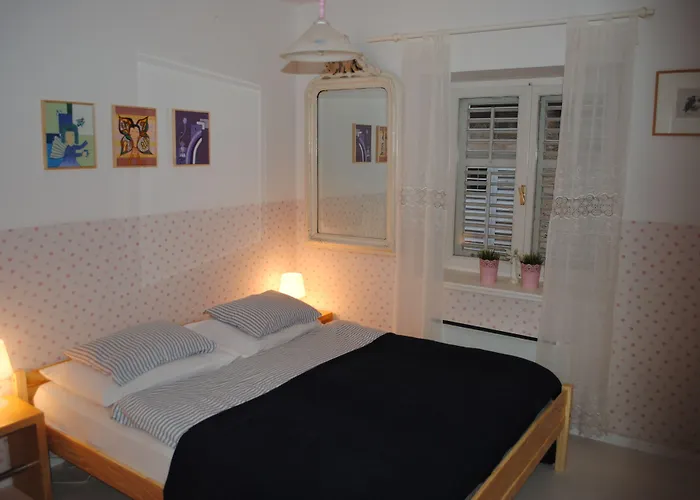 Optimist Apartment *