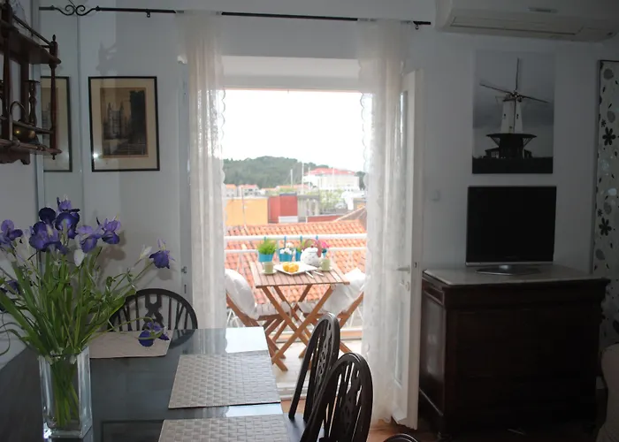 Optimist Apartment *