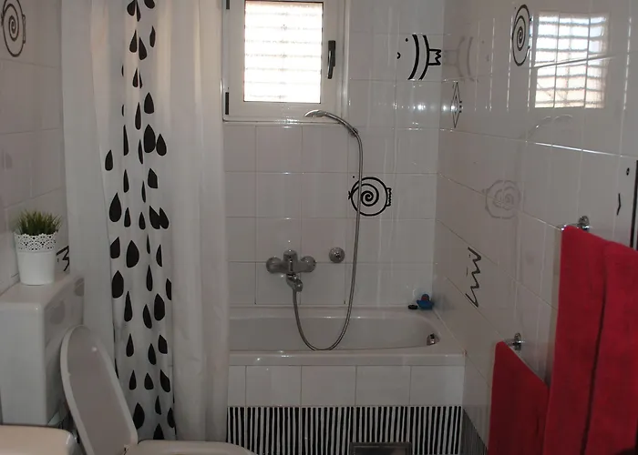 Optimist Apartment