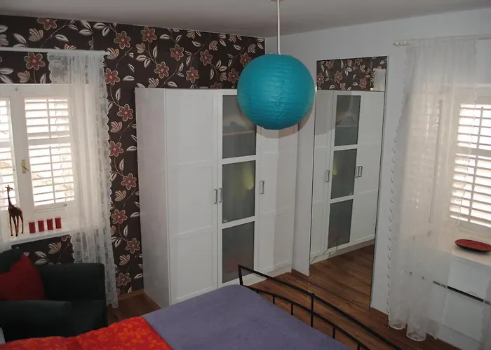 Optimist Apartment *